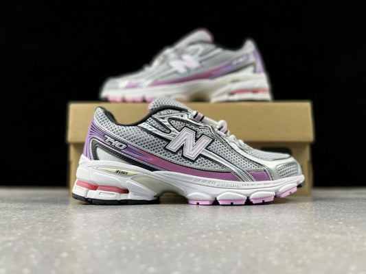 New Balance 740